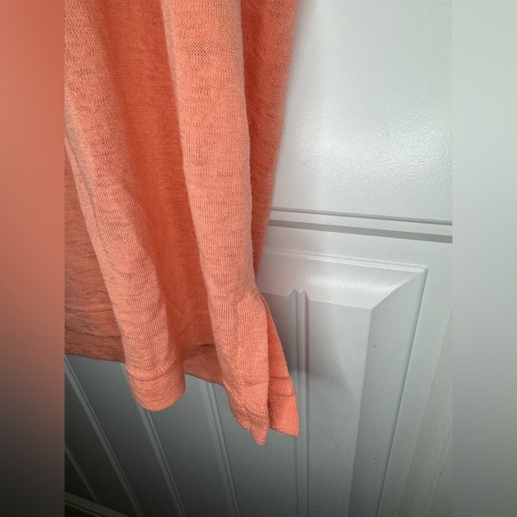 Athleta Release Tee Shirt Short Sleeve Island Coral - Picture 3 of 6